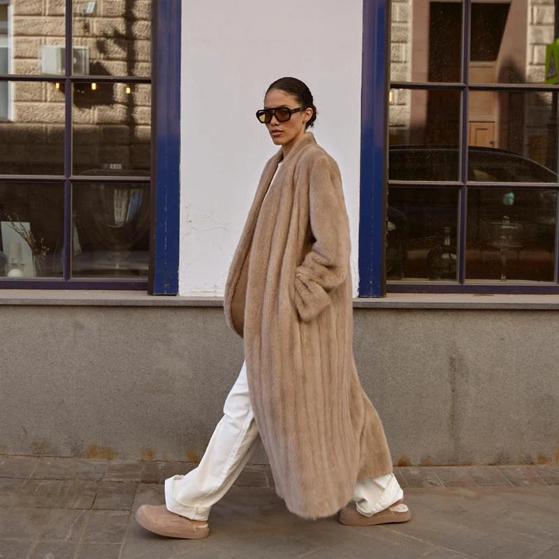 Cappotto donna in pelliccia sintetica dal taglio ampio