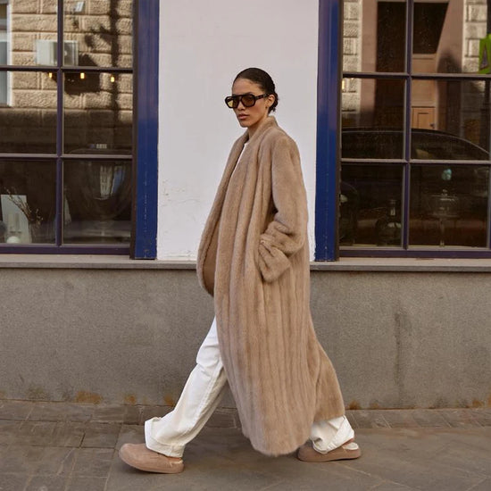 Cappotto donna in pelliccia sintetica dal taglio ampio
