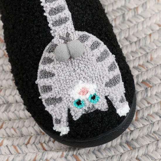 A Pair of Black Embroidered Cat-Patterned Plush Home Slippers with Thick Soles, Comfortable and Warm, Non-Slip Indoor Slippers, Personalized Gifts for Autumn and Winter, Suitable for Both Men and Women to Wear in the Bedroom