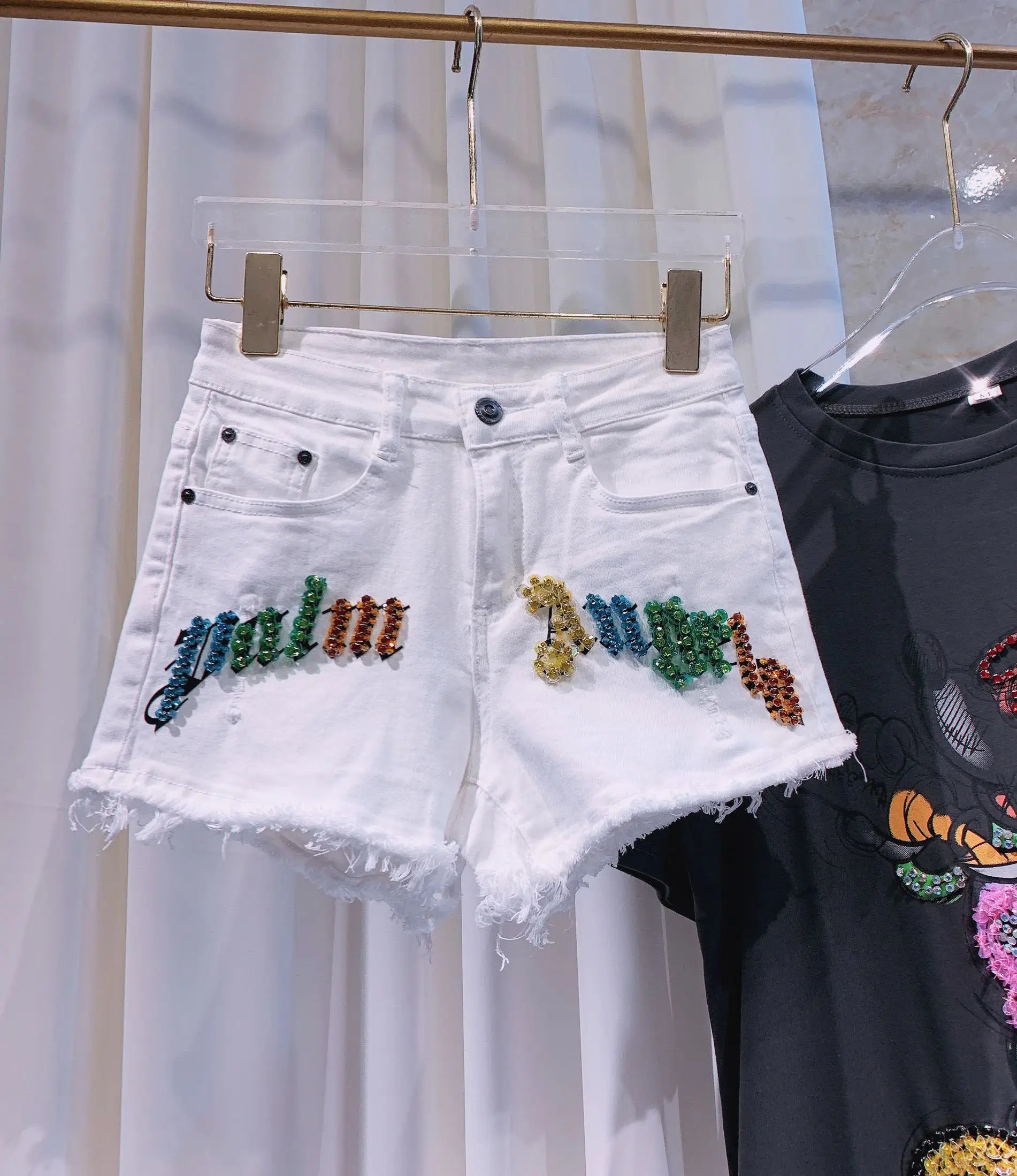 Shorts donna vita alta elasticizzati con strass – denim bianco slim fit per l’estate 2025