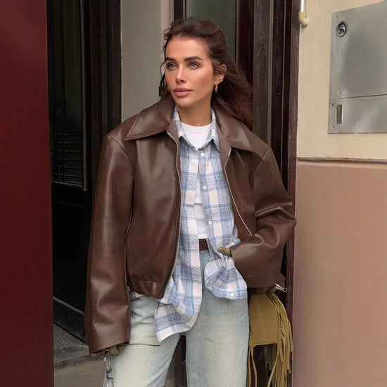 Giacca Donna in Similpelle con Zip e Colletto - immagine 2