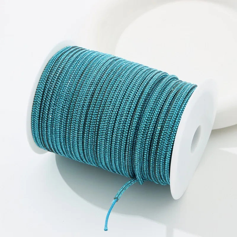 Corda in Cotone con Strass in Vetro 4 mm – 5 Metri Applicabile con Ferro o Cucitura per Abiti, Borse e Scarpe