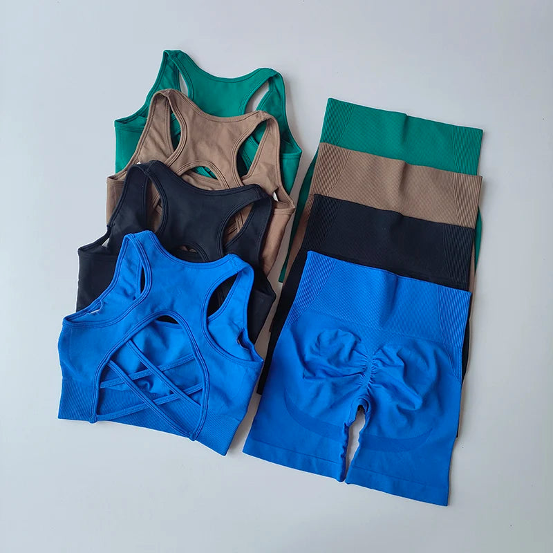 Set seamless donna 2025 – top sportivo e shorts vita alta, look fitness elegante e funzionale