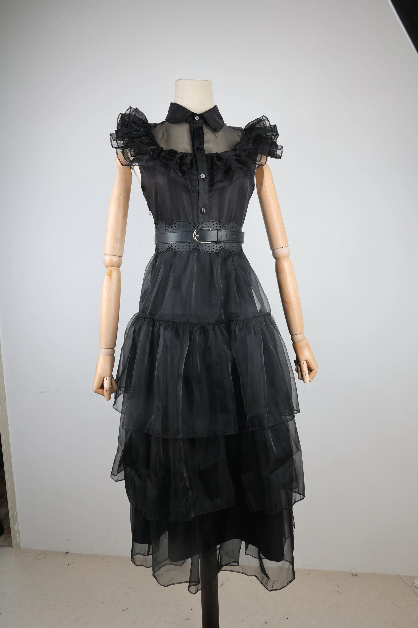 Costume Halloween Wednesday Addams 2025 ‒ abito nero elegante con pizzo & cut-out per party e role play