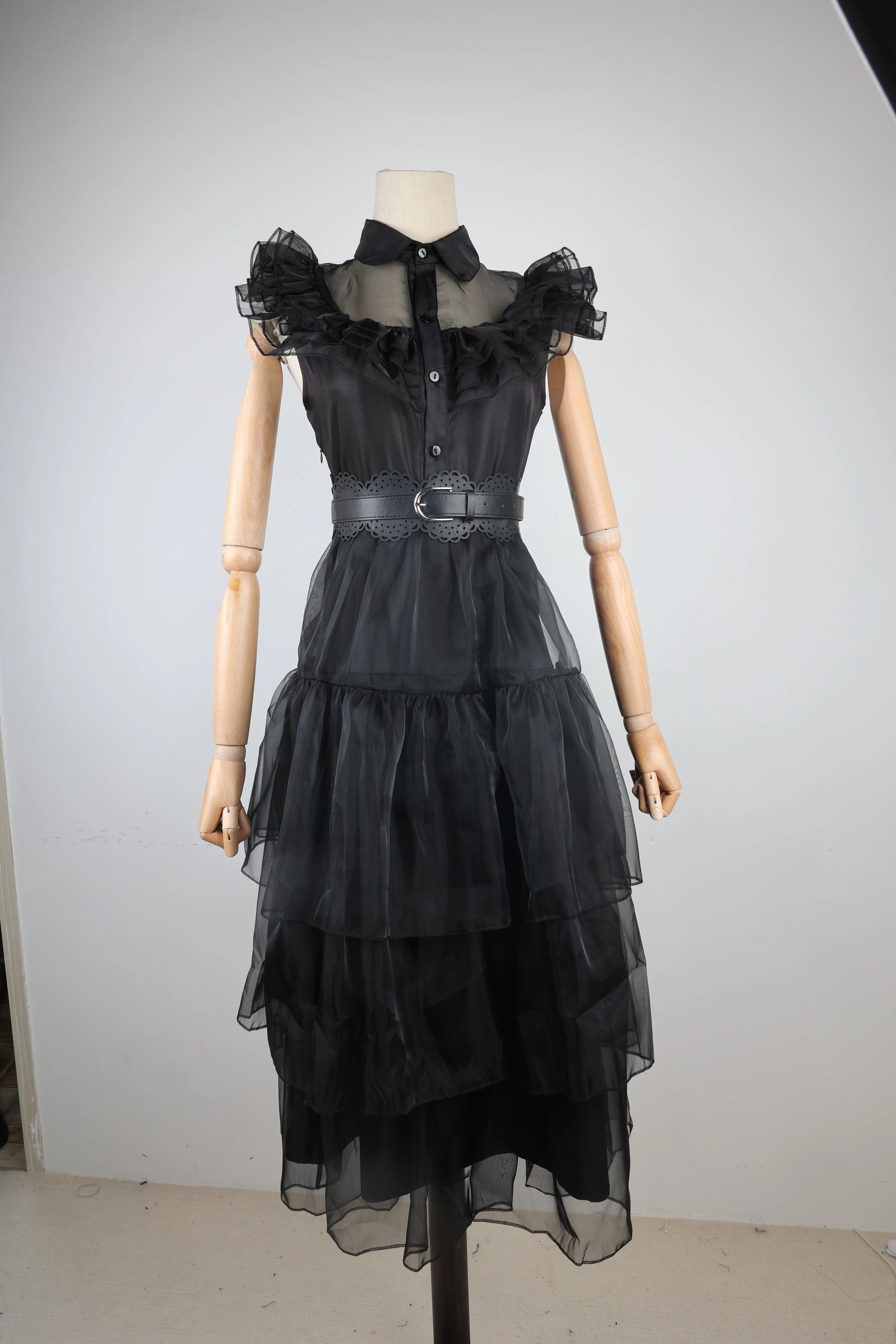 Costume Halloween Wednesday Addams 2025 ‒ abito nero elegante con pizzo & cut-out per party e role play