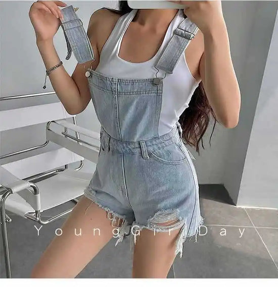 Salopette donna estiva in denim vita alta, strappi – overall shorts effetto slanciato