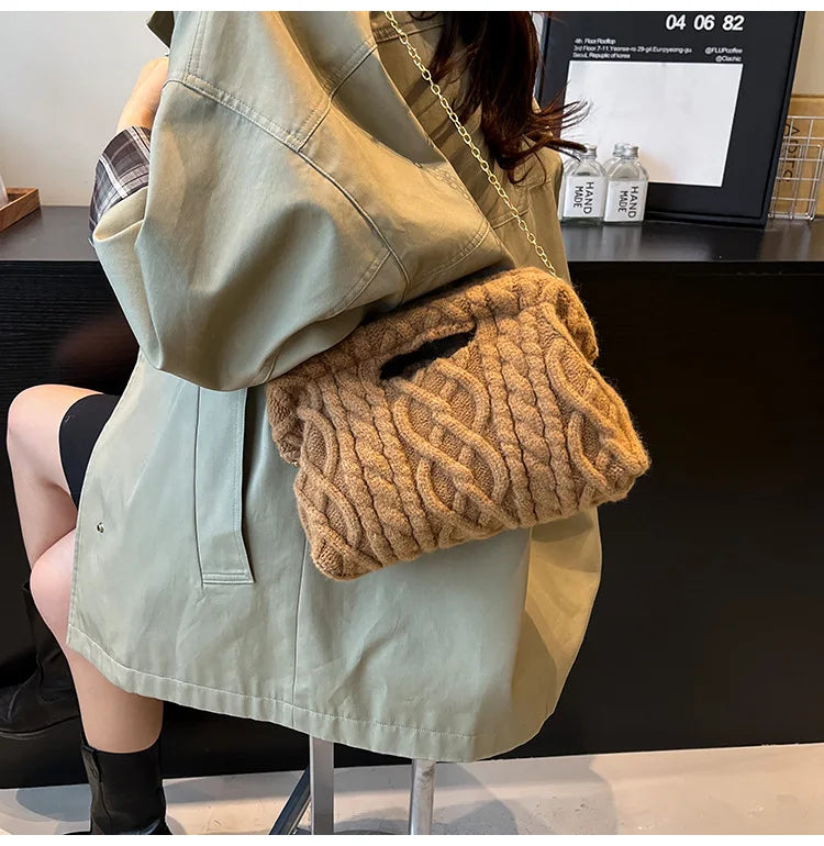 Borsa Crochet Donna Invernale – Crossbody Tricot con Catena e Texture Maglia