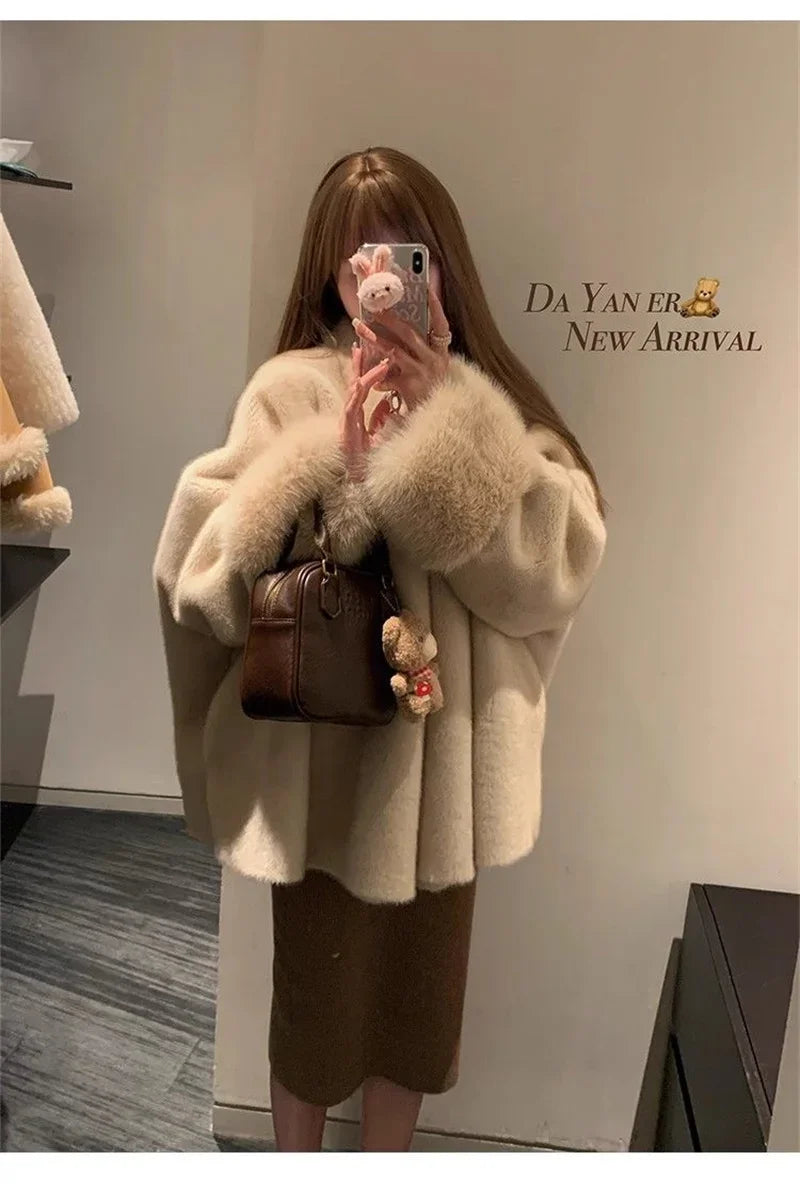 Cappotto donna beige con collo effetto pelliccia