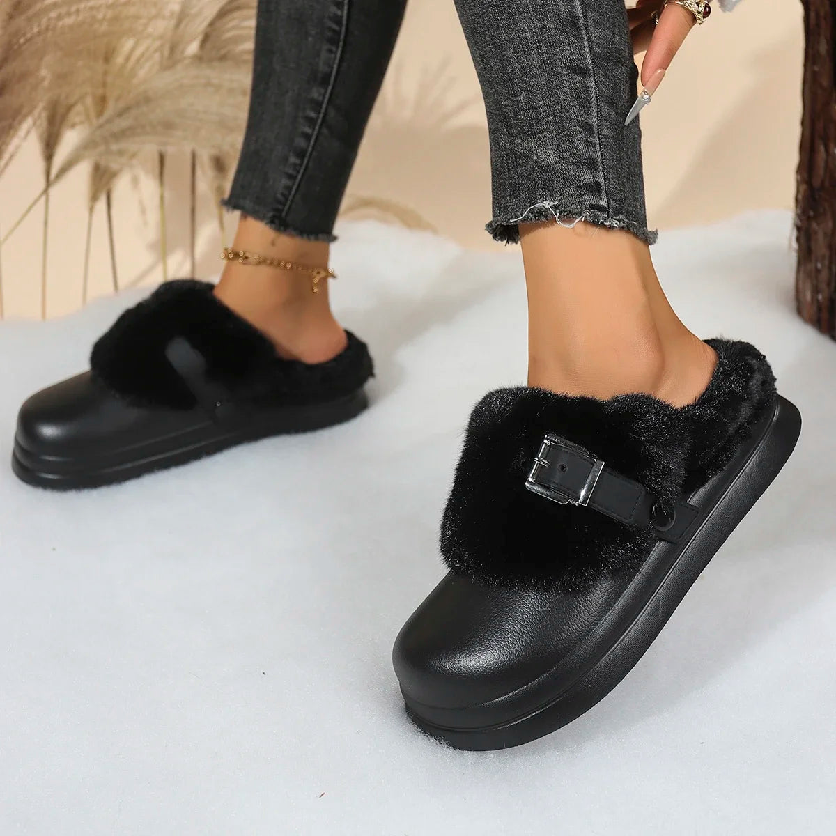 Women EVA Thick Sole Fur Slippers Closed Toe Fluffy Warm Home Slippers Woman Buckle Fashion Slip-on Cover Head Cotton Slippers