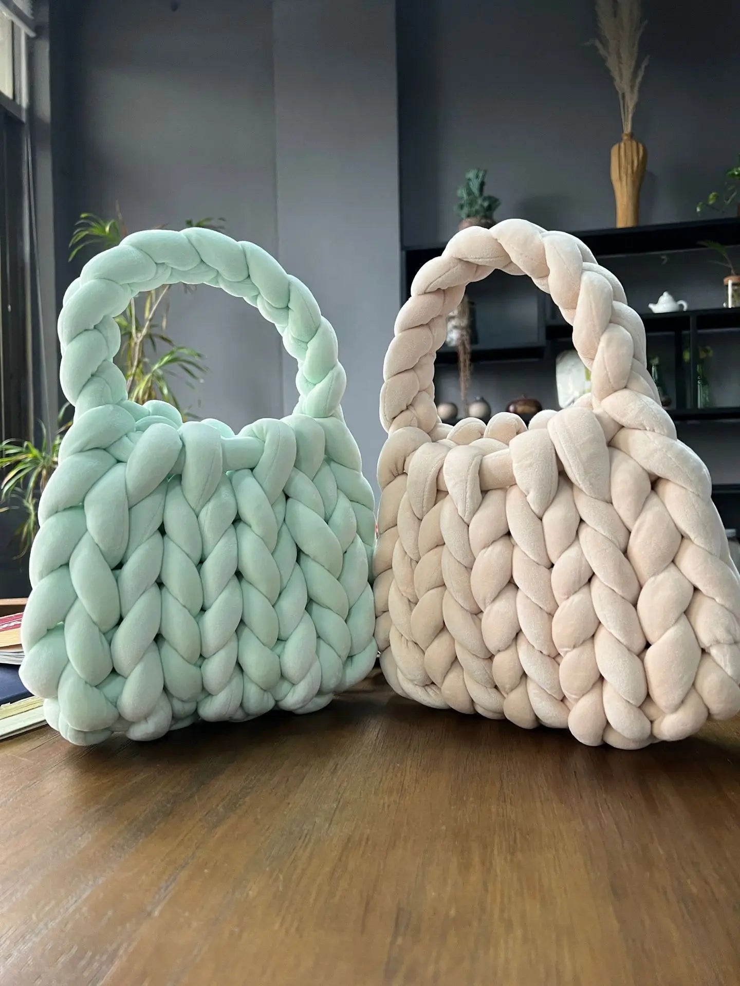 Borsa uncinetto in velluto intrecciato a mano – handbag artigianale unisex disponibile in più colori e dimensioni
