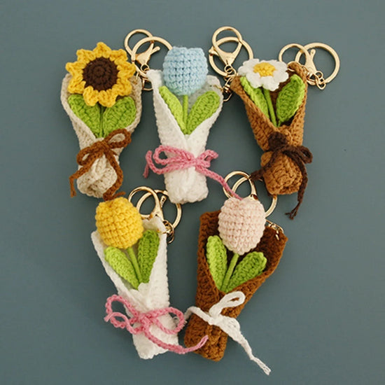 Portachiavi fiore all’uncinetto artigianale – charm amigurumi handmade per borse e chiavi