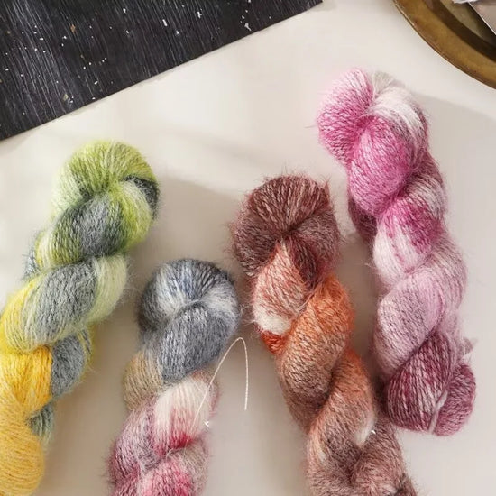 Filato Lana Multicolore Sfumato – Gomitolo Gradient per Maglieria e Uncinetto