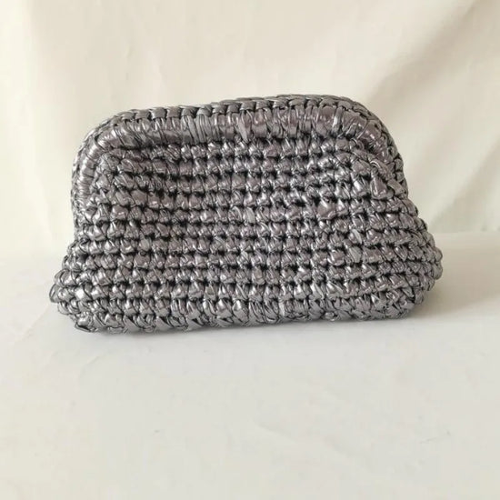 Clutch donna fatta a mano in crochet metallico – pochette elegante in filo metalizzato