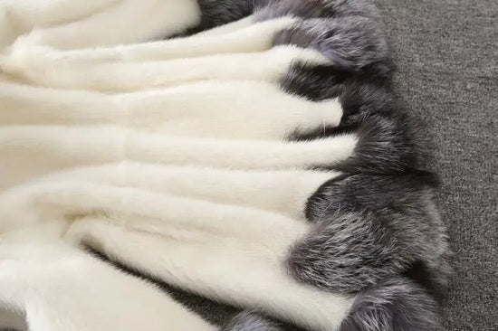 Cappotto lungo in pelliccia sintetica con cappuccio – giacca maxi donna calda e lussuosa per l'inverno 2025