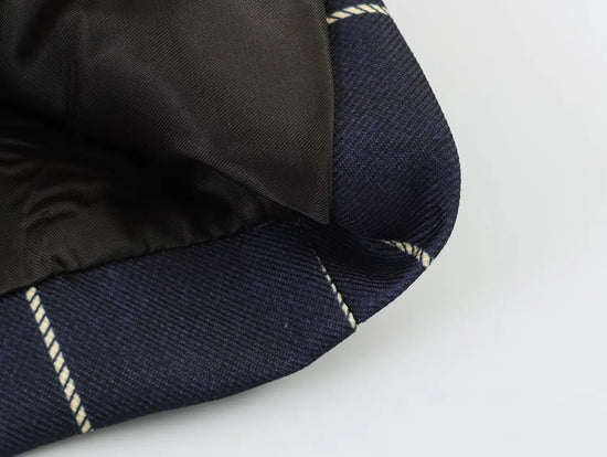 Completo donna a righe con giacca corta e pantaloni dritti