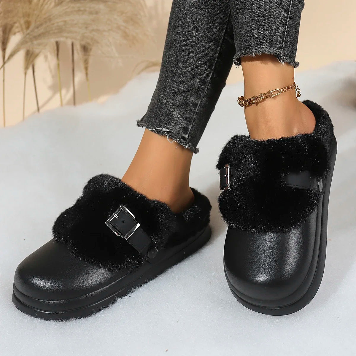 Women EVA Thick Sole Fur Slippers Closed Toe Fluffy Warm Home Slippers Woman Buckle Fashion Slip-on Cover Head Cotton Slippers