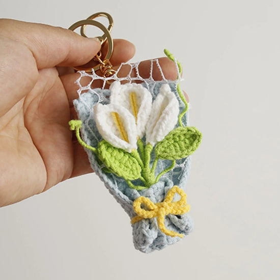 Portachiavi fiore all’uncinetto artigianale – charm amigurumi handmade per borse e chiavi