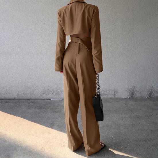 Set tailleur donna 2025: blazer cropped e pantaloni palazzo – eleganza professionale con un tocco moderno