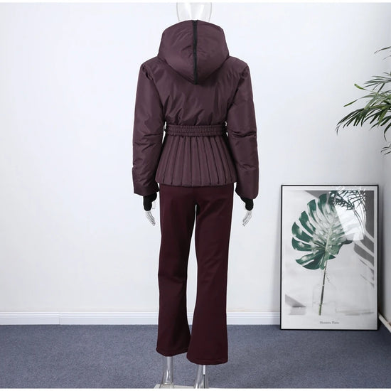 Abbigliamento neve donna: giacca, pantaloni o tuta