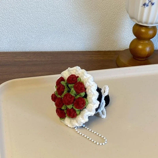 Portachiavi handmade a mini bouquet di fiori all’uncinetto – regalo dolce e artigianale