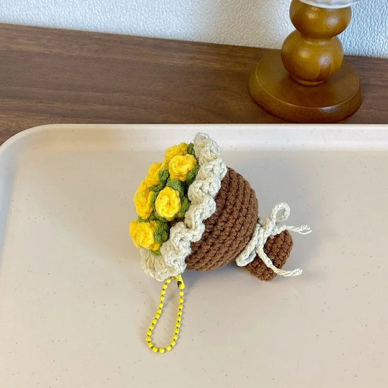 Portachiavi handmade a mini bouquet di fiori all’uncinetto – regalo dolce e artigianale