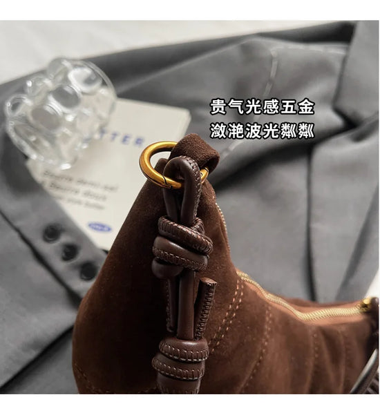 Borsetta baguette crossbody in velluto 2025 – stile western, zip e look raffinato minimal