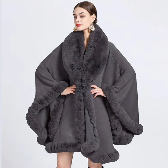 Mantella donna con bordo in pelliccia sintetica