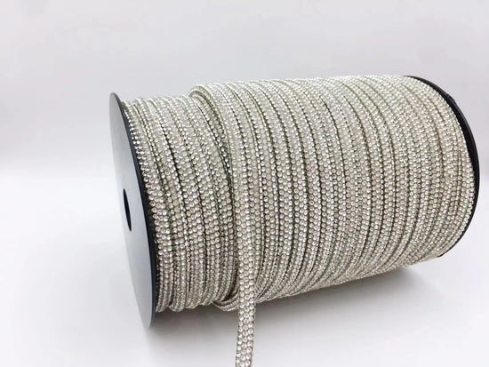 Corda in Cotone con Strass in Vetro 4 mm – 5 Metri Applicabile con Ferro o Cucitura per Abiti, Borse e Scarpe