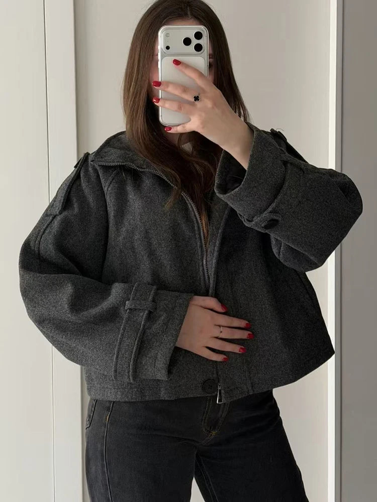 Cappotto Corto Donna Collo Alto con Zip e Tasche - immagine 11