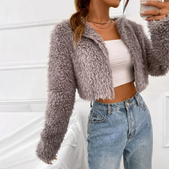 Cappotto corto “lamb hair” versione coreana 2025 – cardigan fluffy oversize caldo e sweet chic