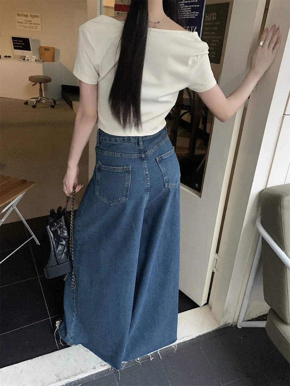 Baggy Jeans  larghi a vita alta effetto corsetto: stile Y2K con un tocco retrò per look streetwear di tendenza