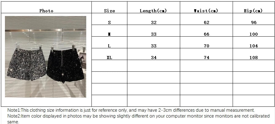 Shorts da donna “Spice Girls” con strass, zip frontale e dettagli suède – look glam estivo 2025