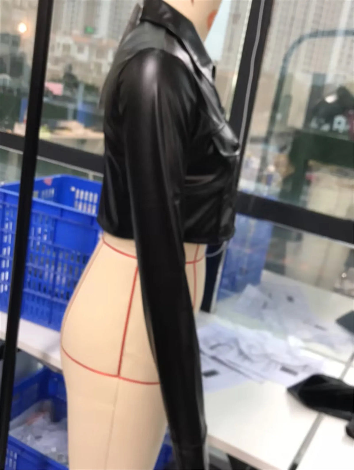Giacca Corta Nera Donna con Bottoni - immagine 9
