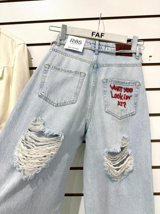 Jeans Donna Streetwear Strappati con Ricamo sul Retro