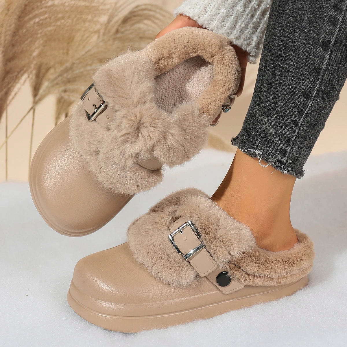 Women EVA Thick Sole Fur Slippers Closed Toe Fluffy Warm Home Slippers Woman Buckle Fashion Slip-on Cover Head Cotton Slippers