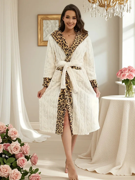 Accappatoio donna in flanella leopardato 2025 – vestaglia con cappuccio, linea loose, notte & loungewear autunno/inverno