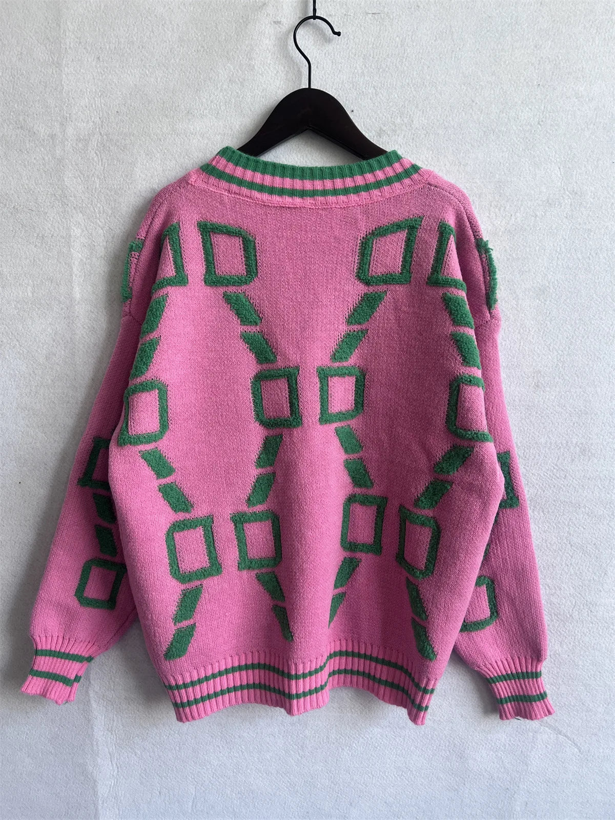 Cardigan lungo jacquard donna 2025 – Cappotto maglia jacquard con scollo a V, maniche lunghe e chiusura monopetto