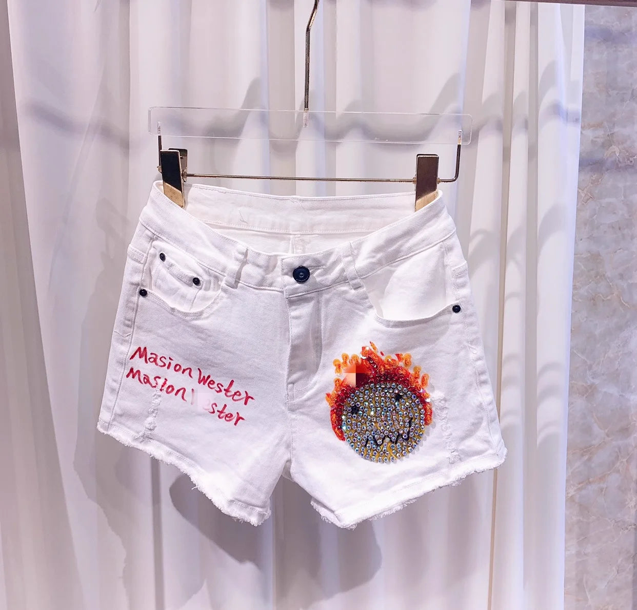 Shorts donna vita alta elasticizzati con strass – denim bianco slim fit per l’estate 2025