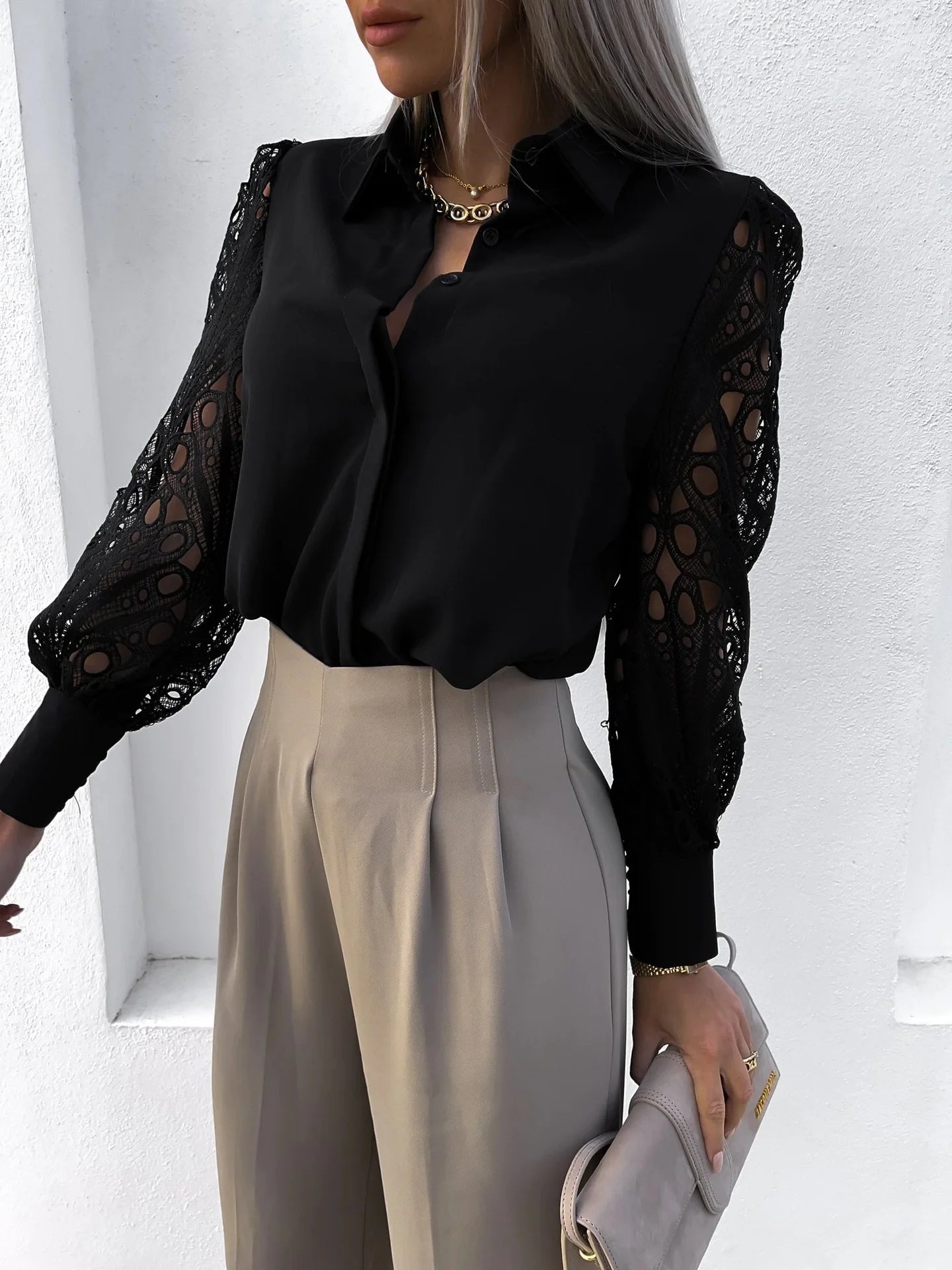 outfit donna casual chic con blusa in chiffon elegante