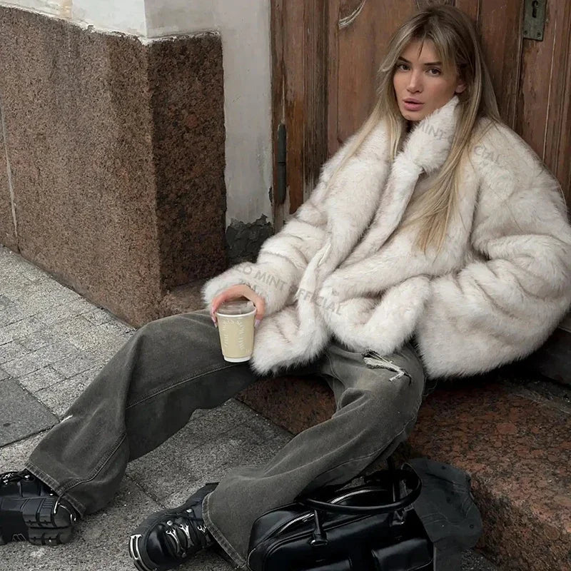 Cappotto oversize in ecopelliccia sfumata “Neo Mint” – faux fur coat donna caldo e fashion inverno 2025