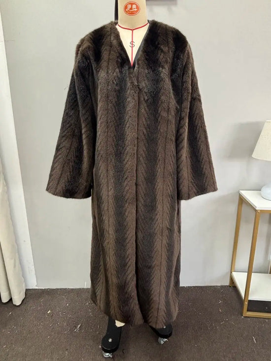 Cappotto donna in pelliccia sintetica dal taglio ampio