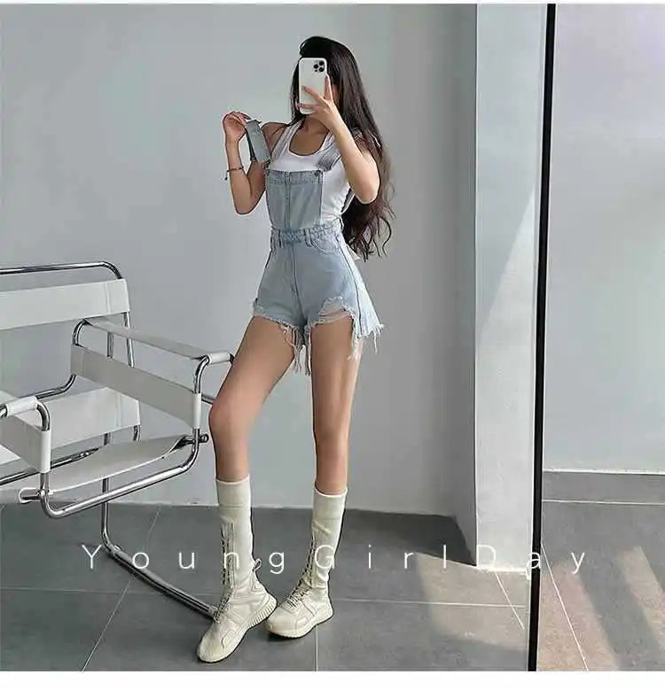 Salopette donna estiva in denim vita alta, strappi – overall shorts effetto slanciato