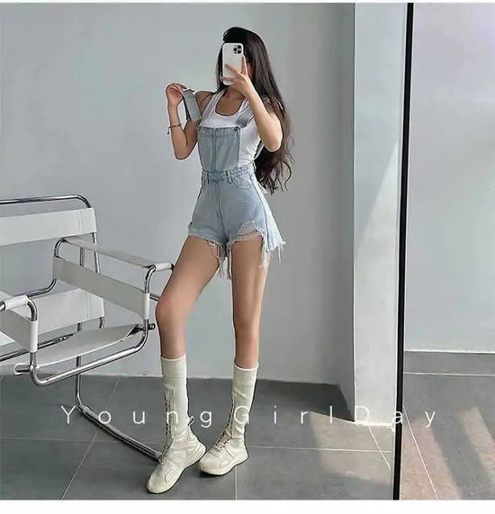 Salopette donna estiva in denim vita alta, strappi – overall shorts effetto slanciato