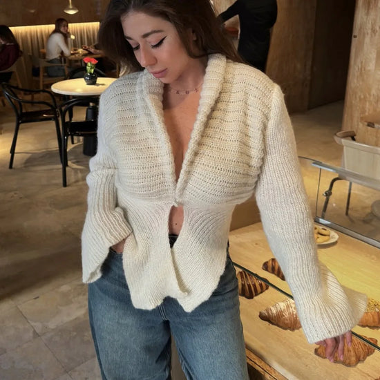 Maglione Y2K vintage da donna con scollo a V e collo revers – Slim fit knitwear retrò 2000s