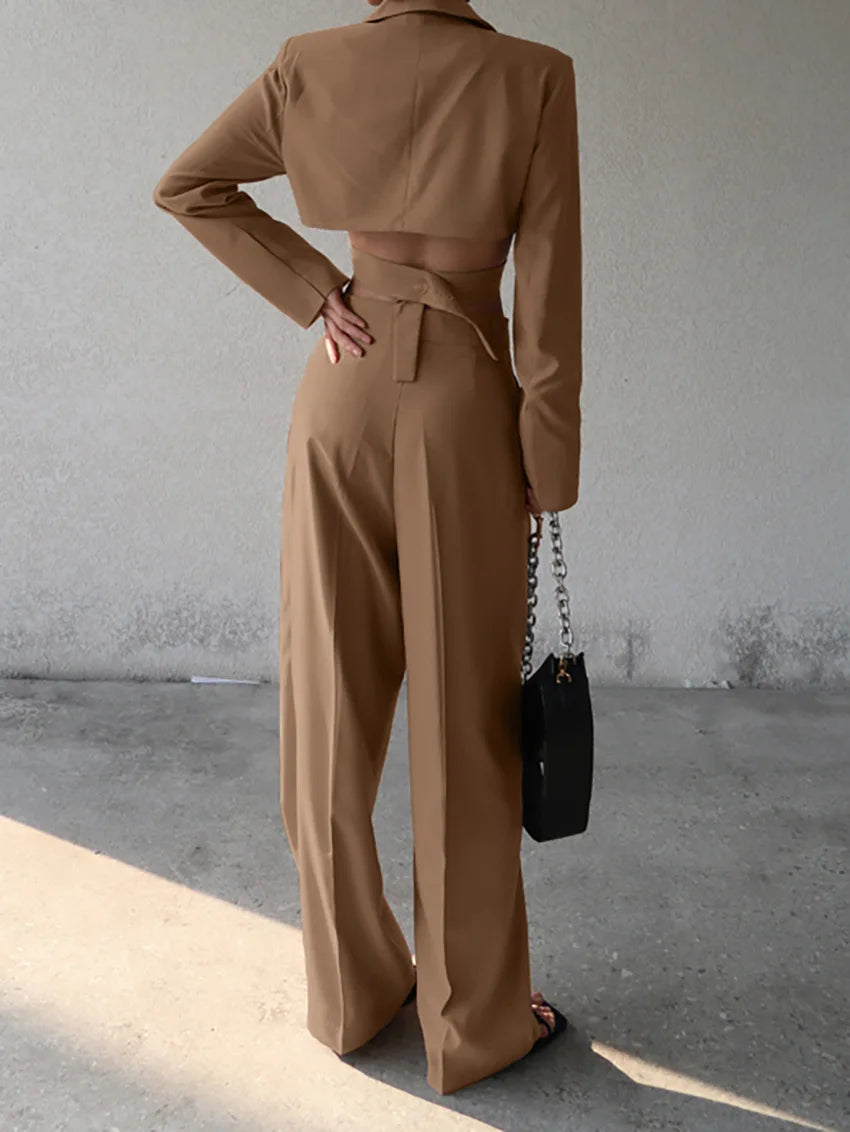 Set tailleur donna 2025: blazer cropped e pantaloni palazzo – eleganza professionale con un tocco moderno