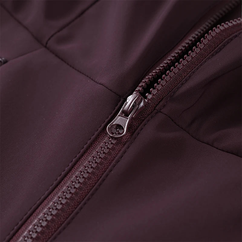 Abbigliamento neve donna: giacca, pantaloni o tuta