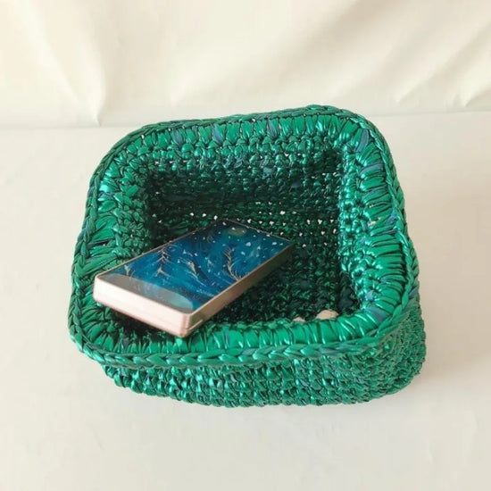 Clutch donna fatta a mano in crochet metallico – pochette elegante in filo metalizzato