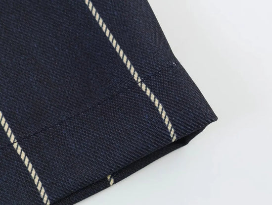 Completo donna a righe con giacca corta e pantaloni dritti