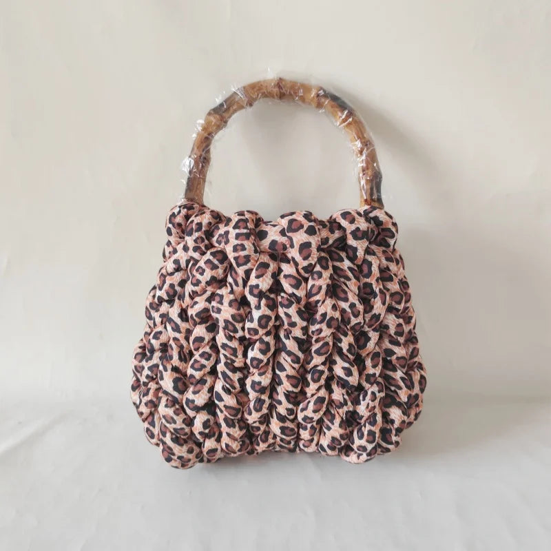 Borsa lavorata a mano in lana islandese super-spessa Yingzi – hand-knitted Icelandic wool bag trendy & artigianale