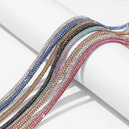 Corda in Cotone con Strass in Vetro 4 mm – 5 Metri Applicabile con Ferro o Cucitura per Abiti, Borse e Scarpe